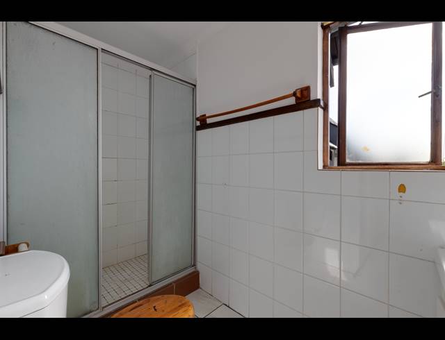 2 BEDROOM APARTMENT FOR SALE IN SUNNINGHILL